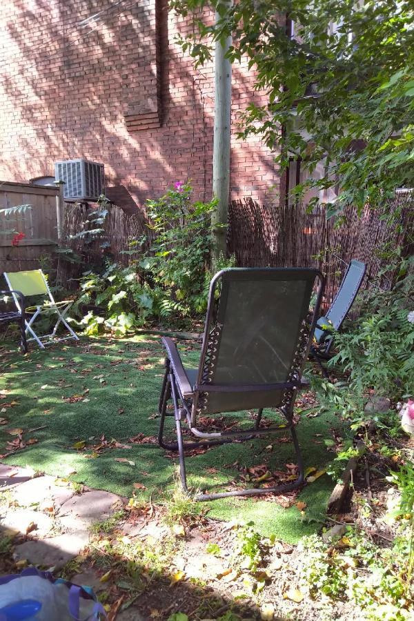 Awesome Cozy 1 Bedroom Coachhouse Toronto Exterior photo